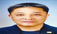[독자시] 거울 앞에서
